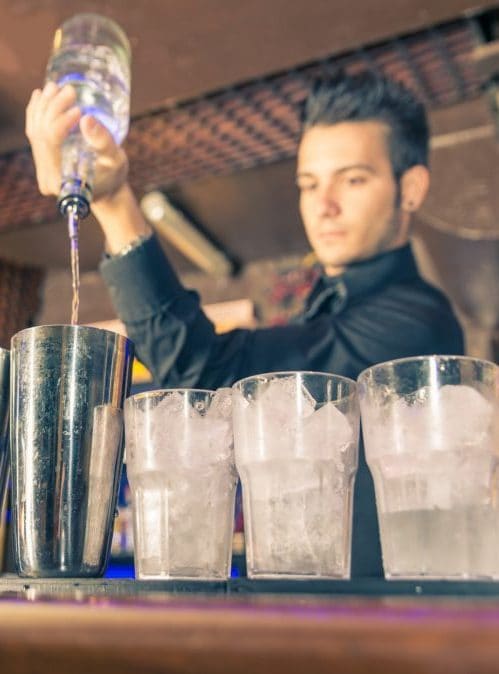 Bartenderpouringjpg